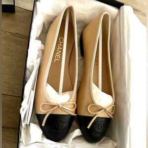 Chanel Ballet Flats Beige / Black